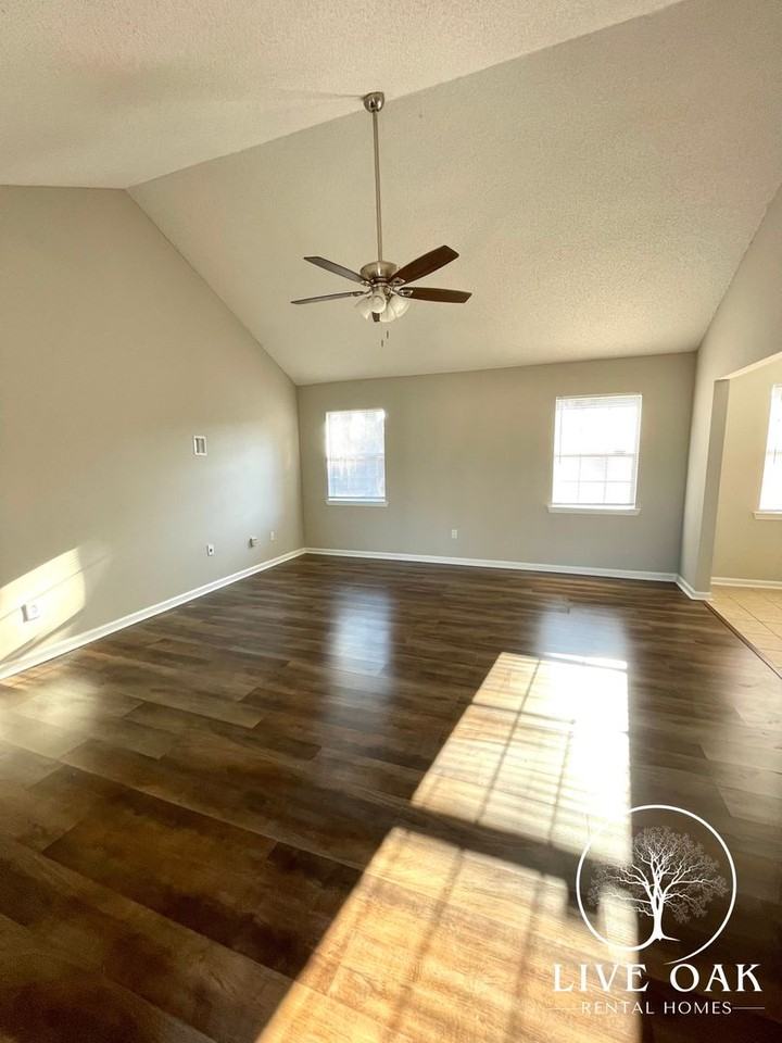 619 Sabreena Circle - Photo 2 of 14