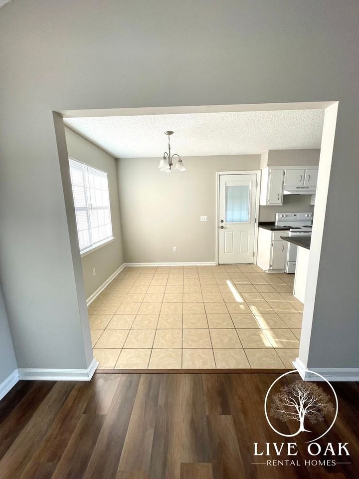 619 Sabreena Circle - Photo 3 of 14