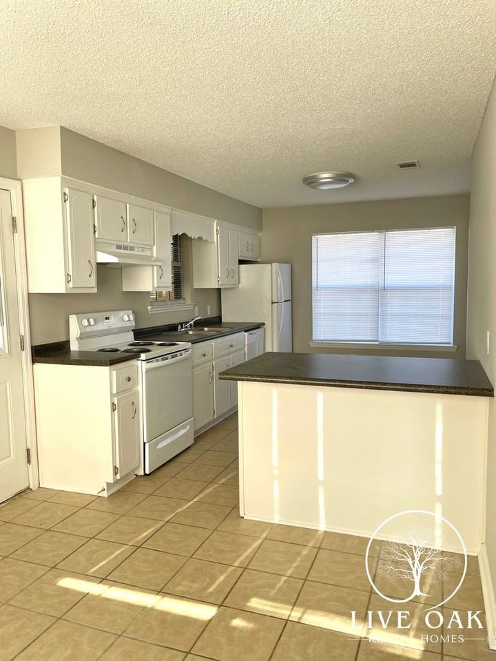 619 Sabreena Circle - Photo 4 of 14