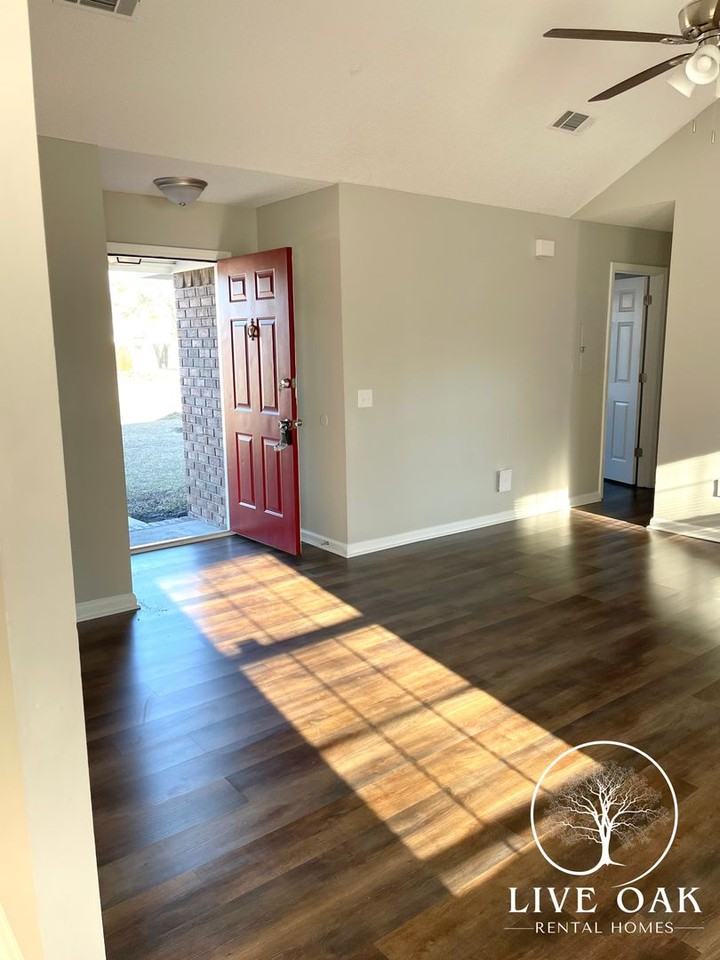 619 Sabreena Circle - Photo 5 of 14