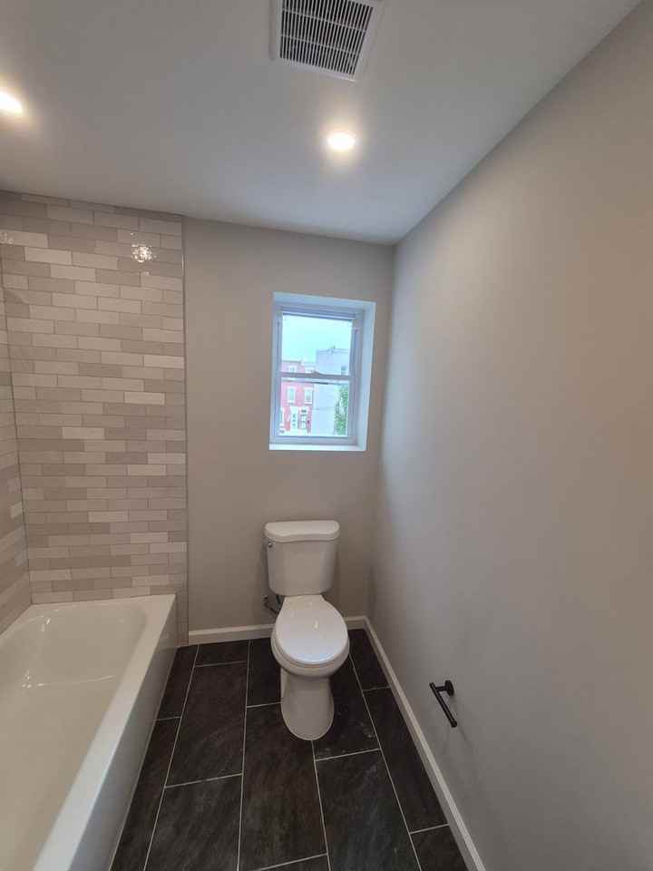 2442 Nicholas St - Photo 6 of 16