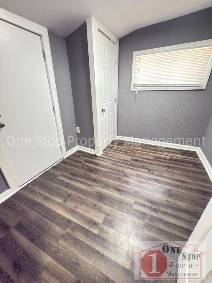 3816 E 37th St - Photo 7 of 14