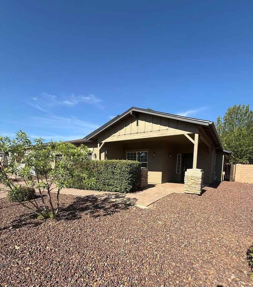 475 North Mercado Street - Photo 2 of 17