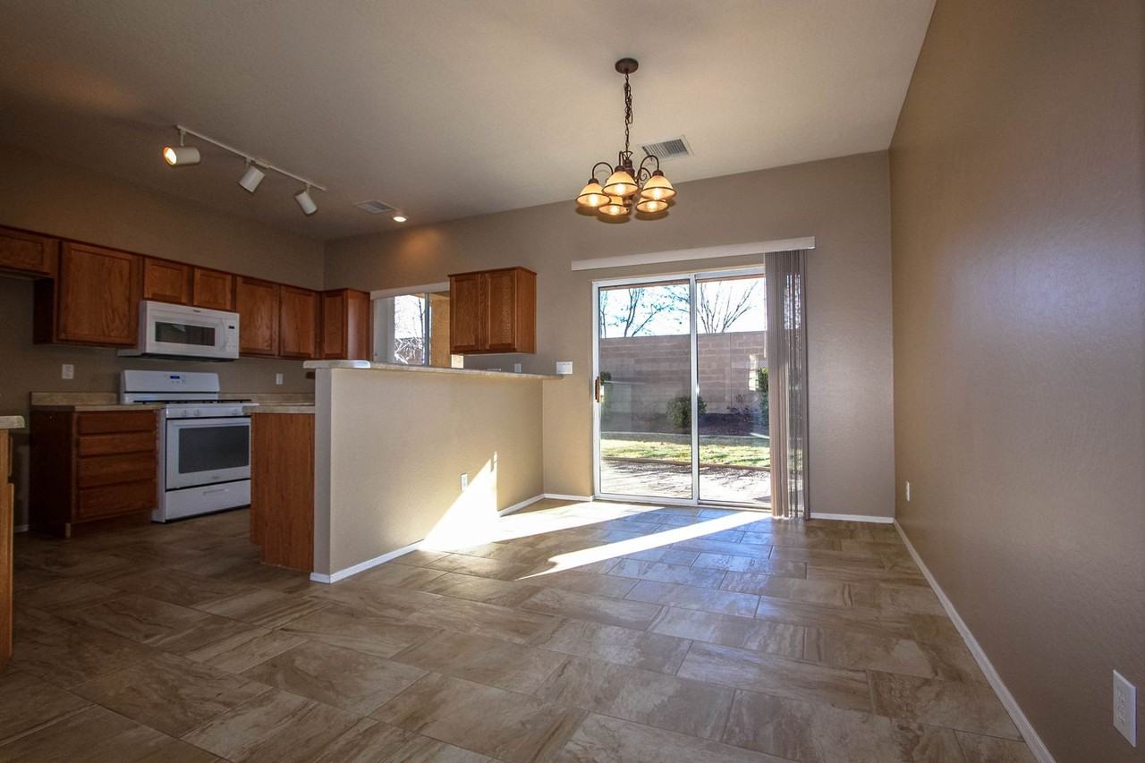 475 North Mercado Street - Photo 6 of 17