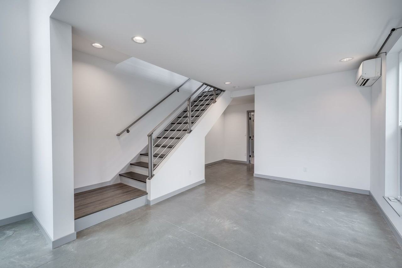 6240 Corson Ave S - Photo 3 of 18