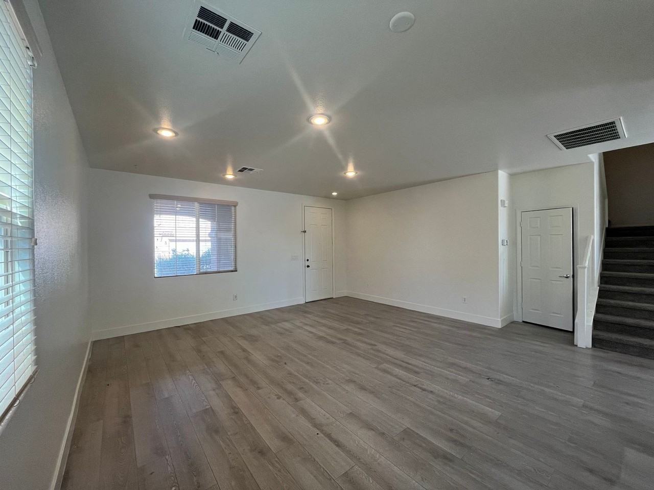 6732 Sea Swallow Street - Photo 5 of 25