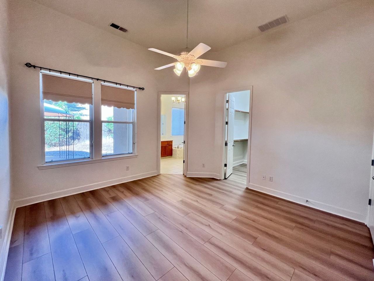 7363 North Ciancetti Avenue - Photo 5 of 25