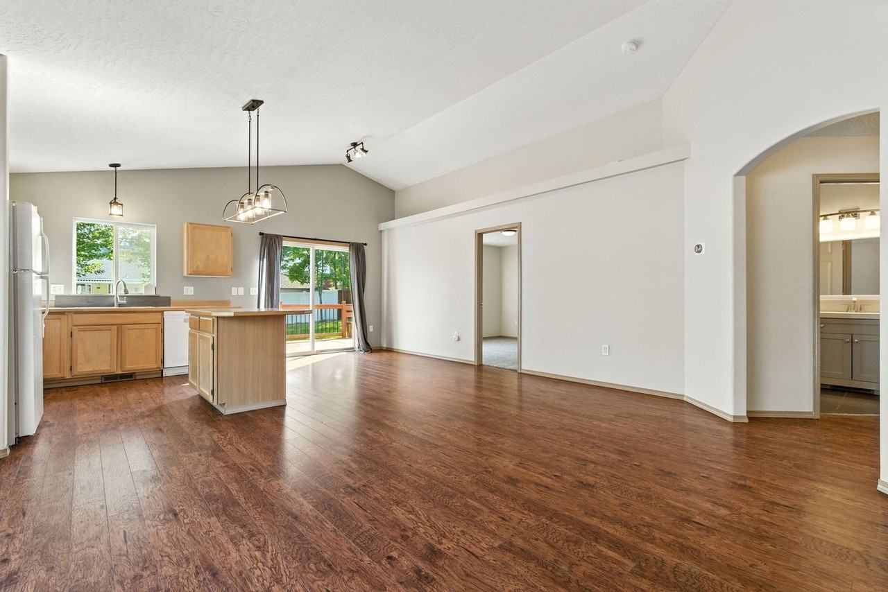 4618 E 14th Ave - Photo 2 of 26