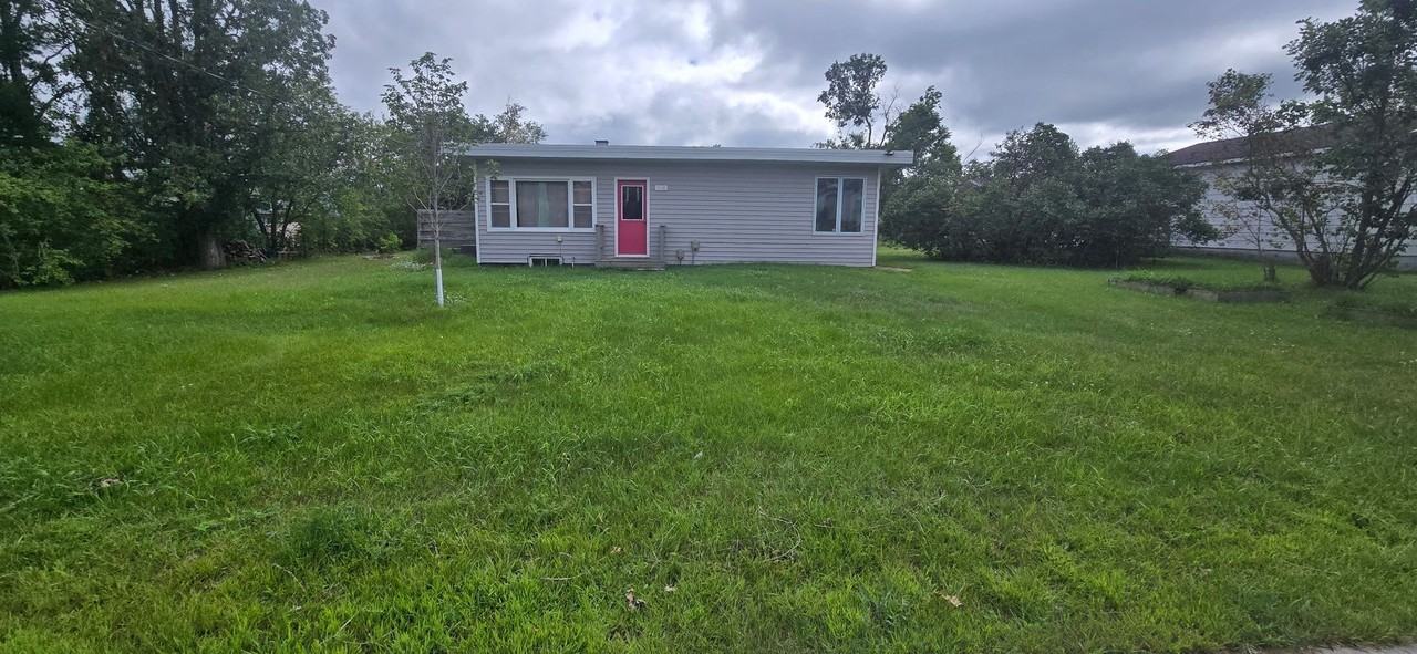 316 Wilson Ave Se - Photo 2 of 11