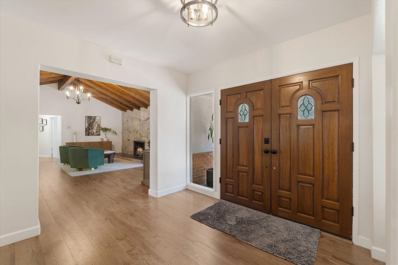 5040 Gould Ave - Photo 3 of 44