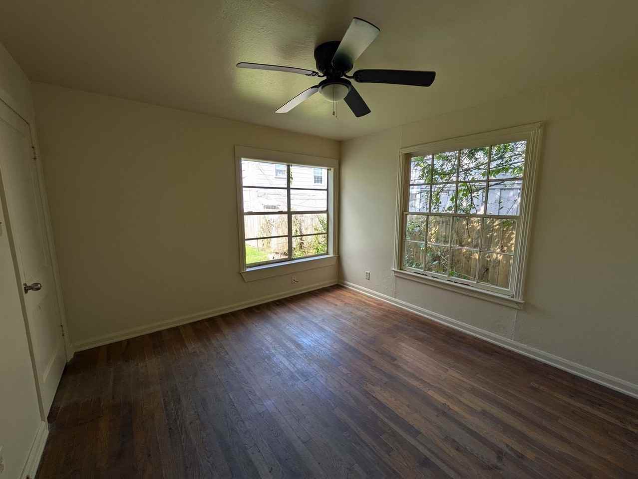 305 Alabama Avenue - Photo 3 of 10