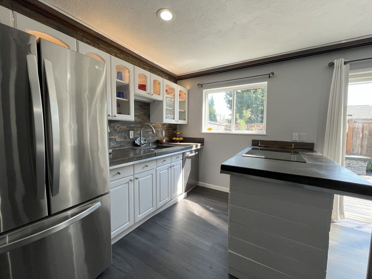 5592 Sw Murray Blvd - Photo 3 of 40
