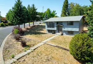 231 Nw Sunrise Dr - Photo 1 of 1