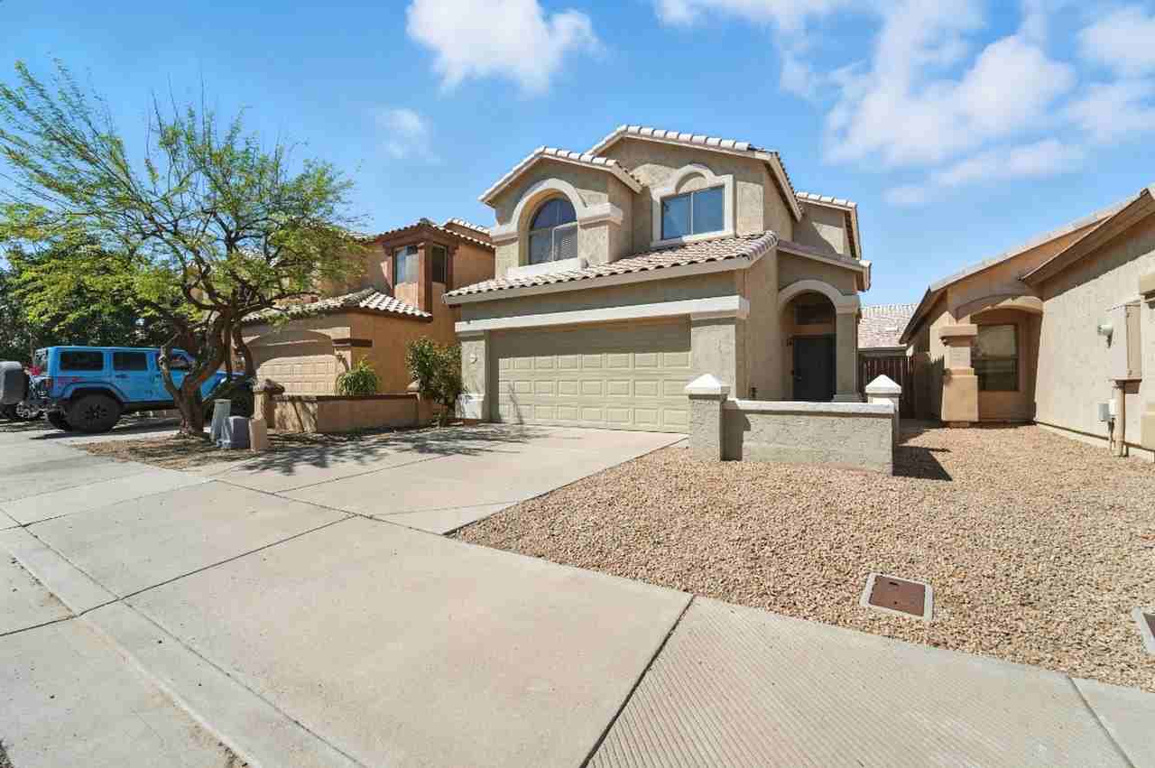 10606 W Coronado Rd - Photo 3 of 50