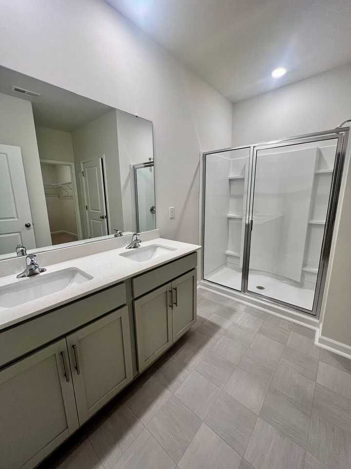 203 Pisgah St - Photo 6 of 50