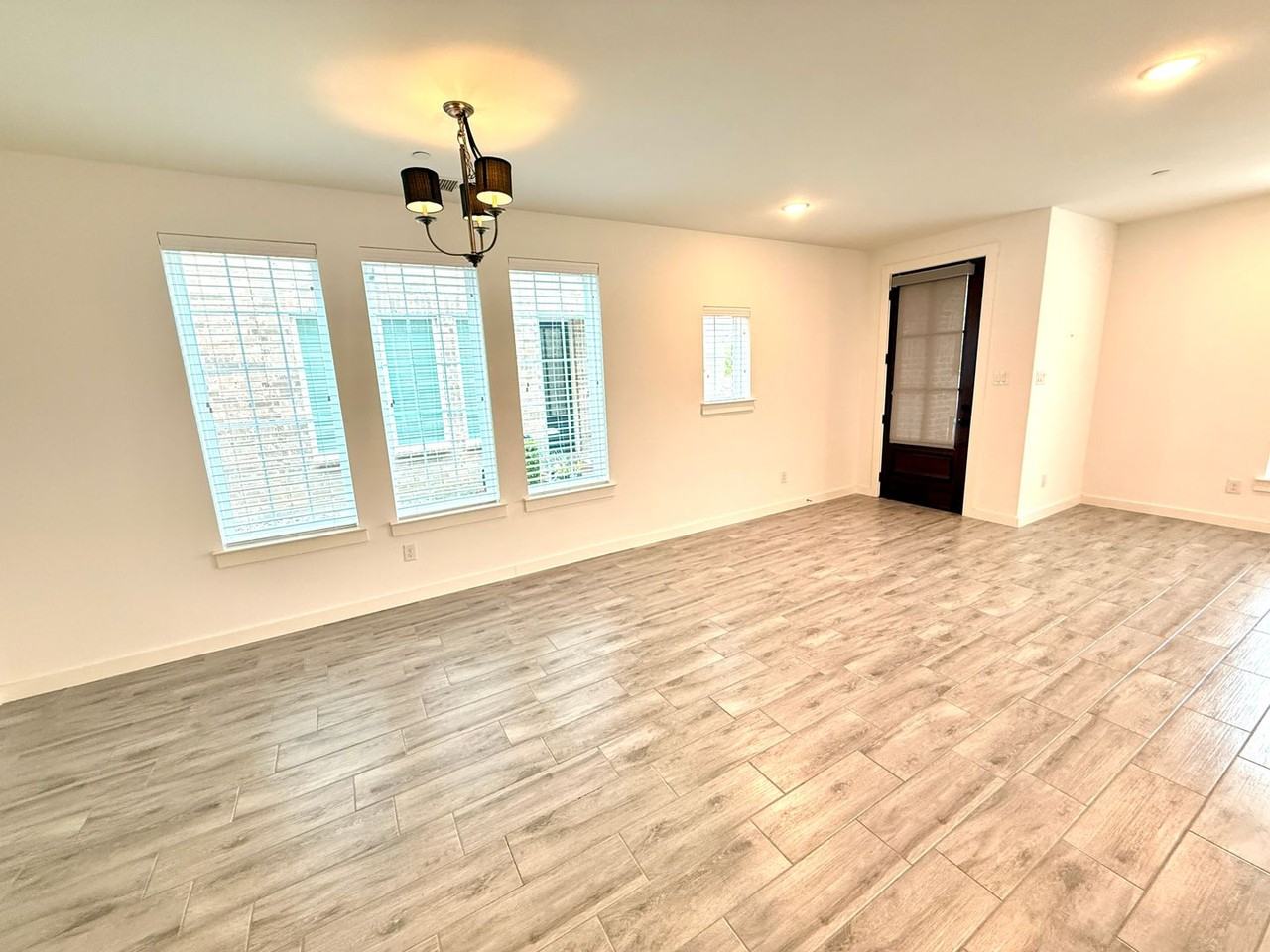 4885 Ellie Ln - Photo 5 of 15