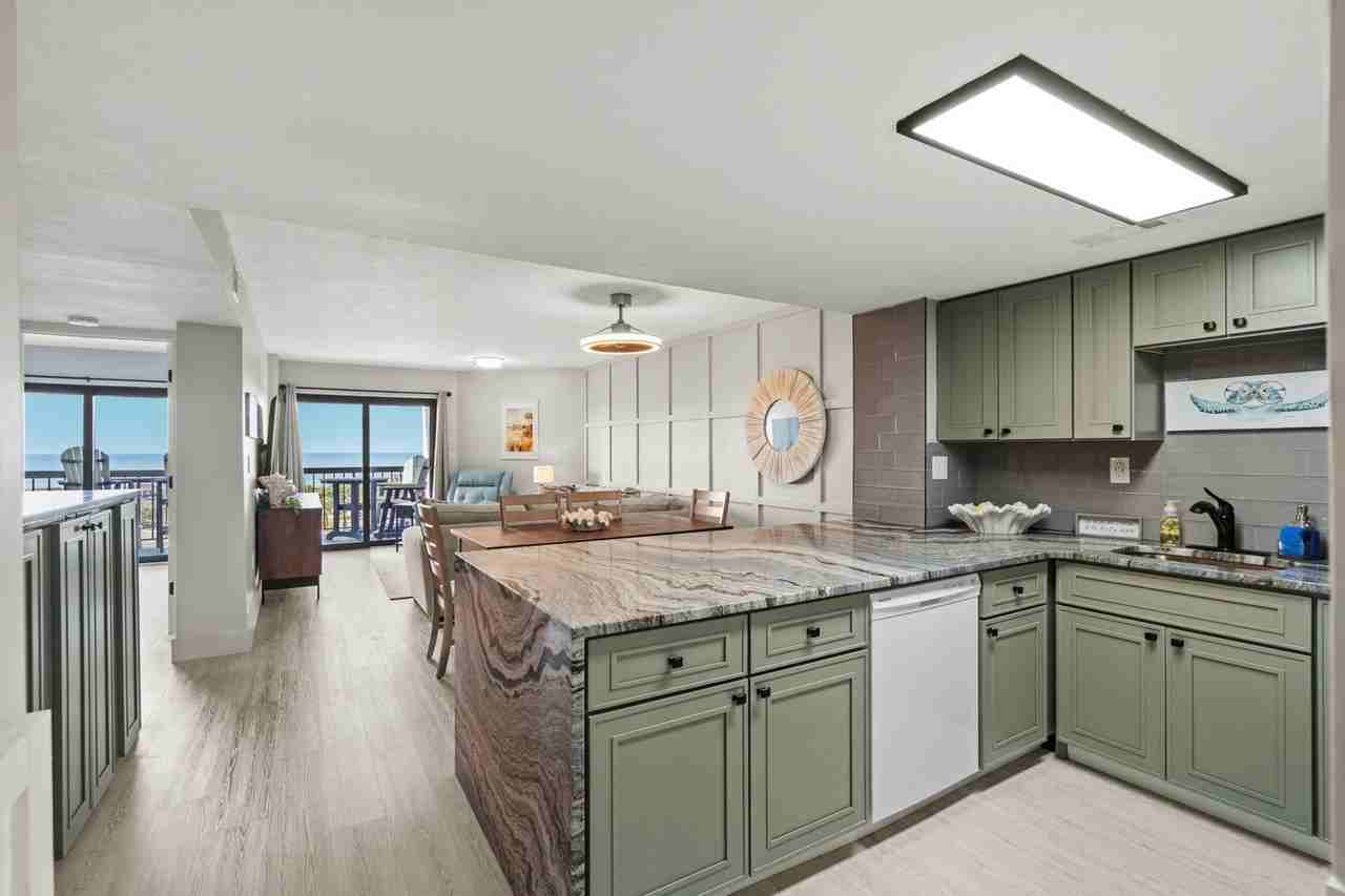 311 69th Ave N - Photo 3 of 40