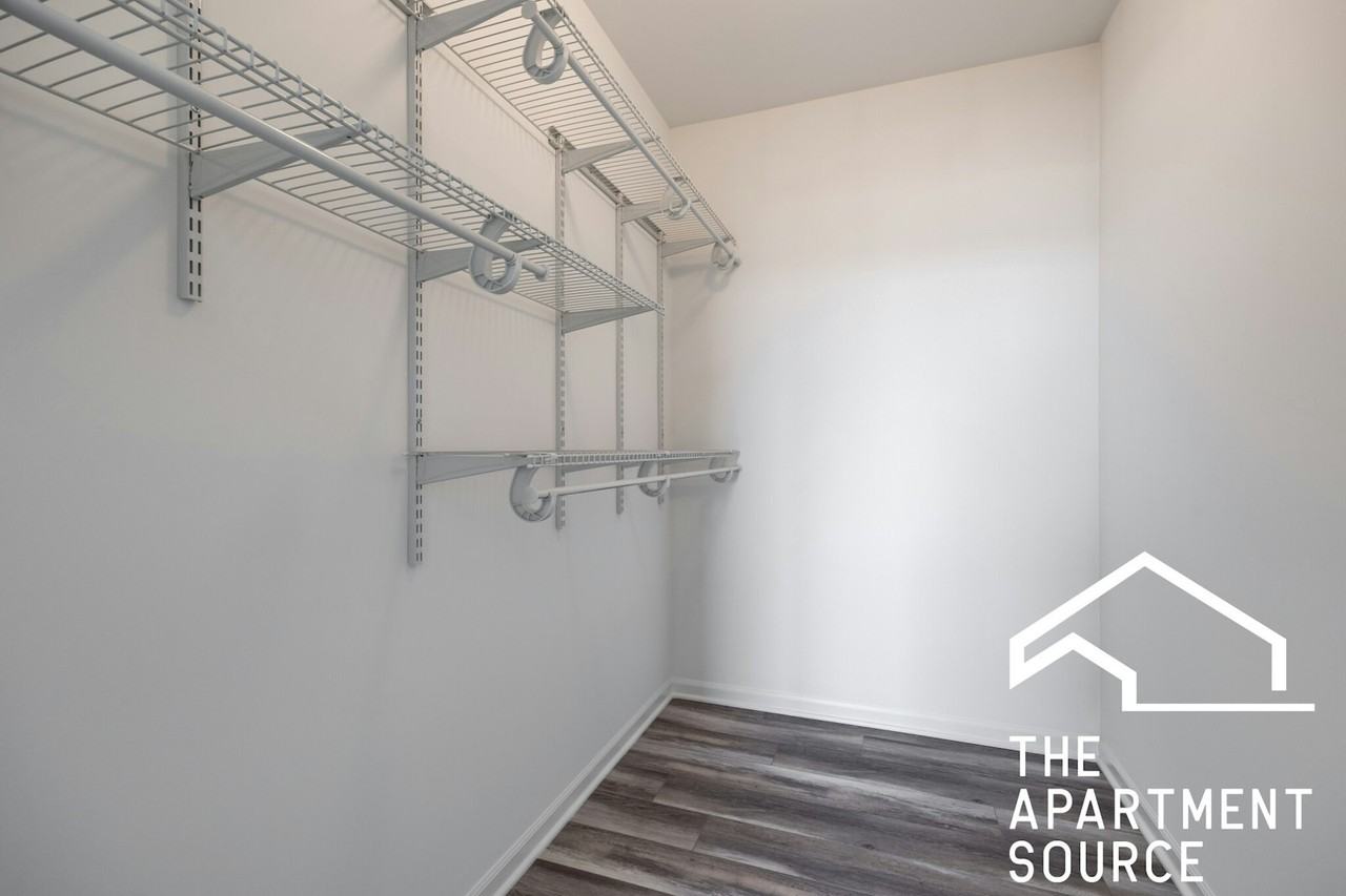 2535 West Fullerton Avenue, Unit 5 - Photo 5 of 24