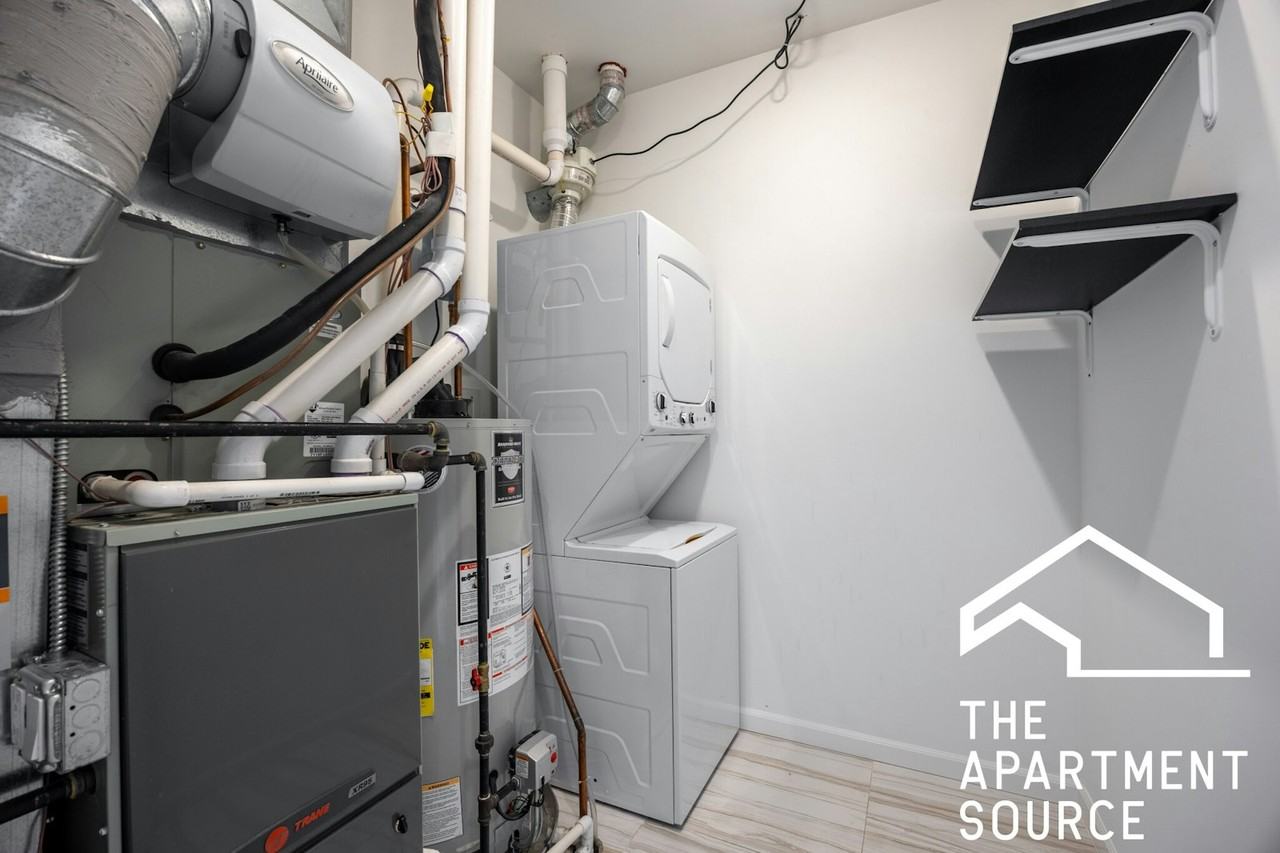 2535 West Fullerton Avenue, Unit 5 - Photo 7 of 24