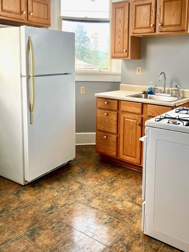 240 N 2nd St #9-1100SQFT - Photo 3 of 9
