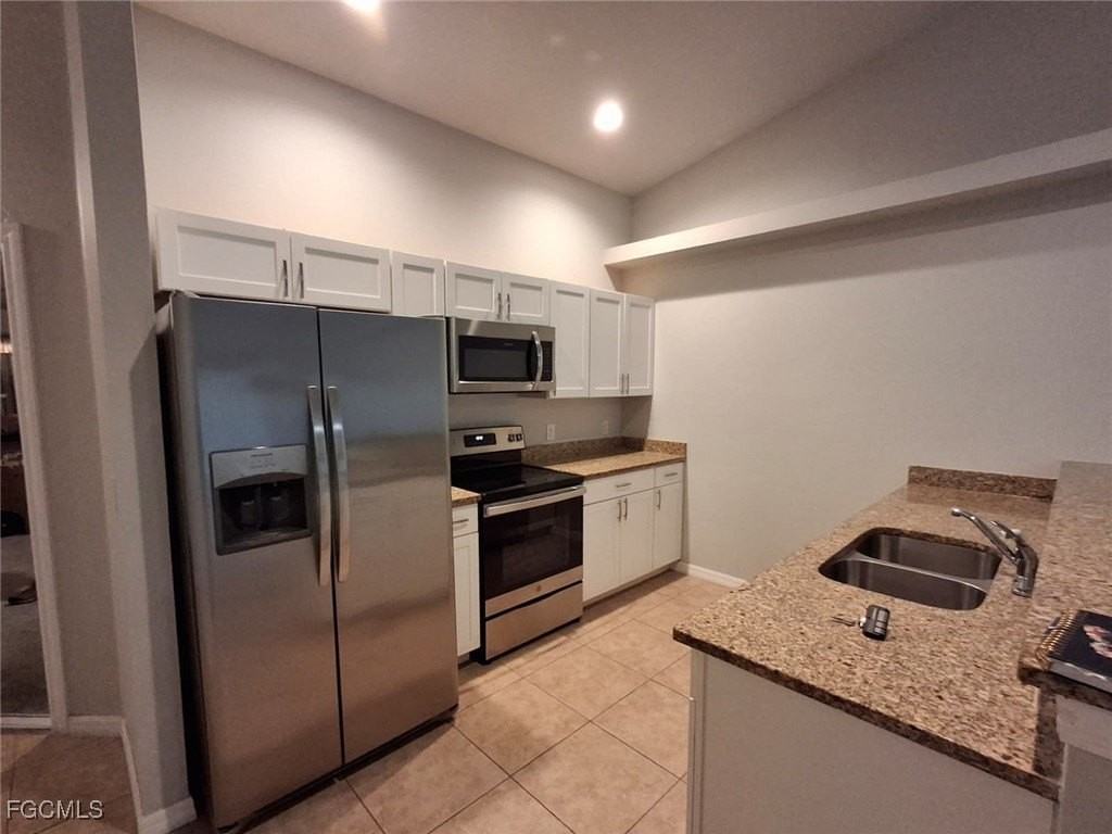 1022 Ne 8th Pl - Photo 3 of 17