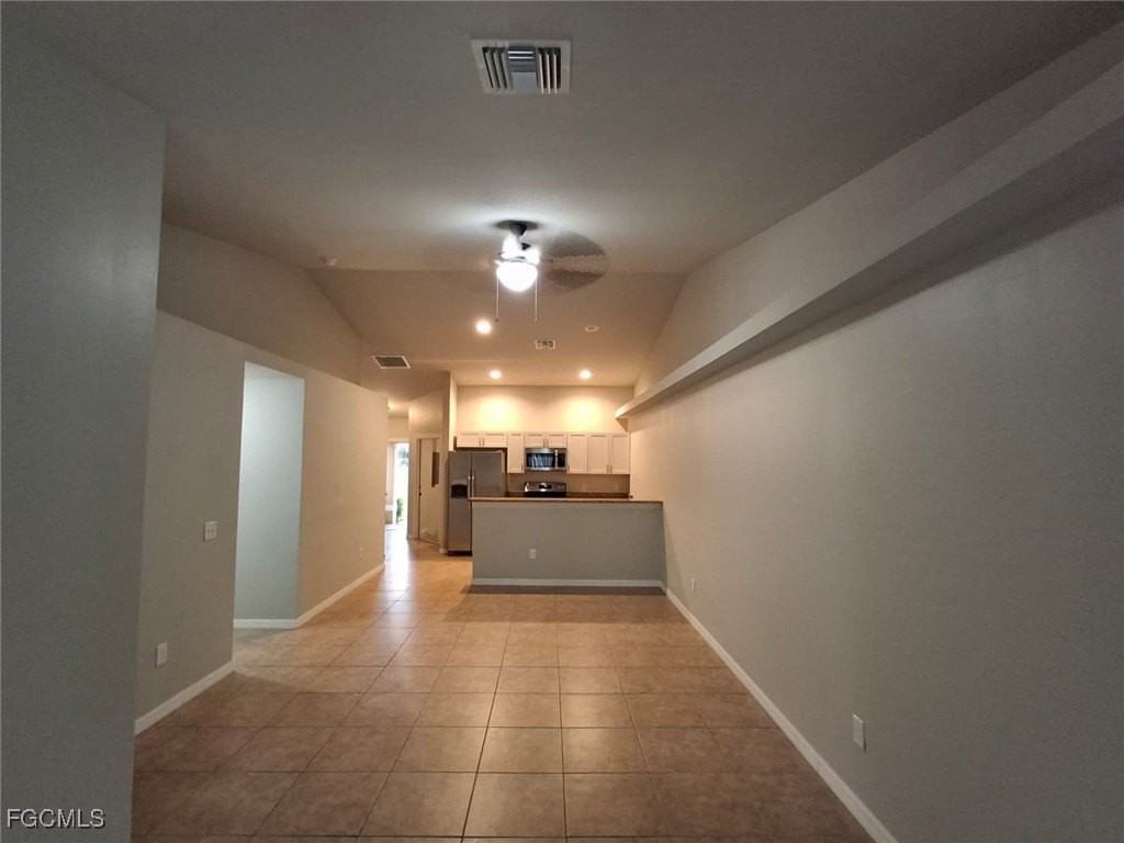 1022 Ne 8th Pl - Photo 4 of 17