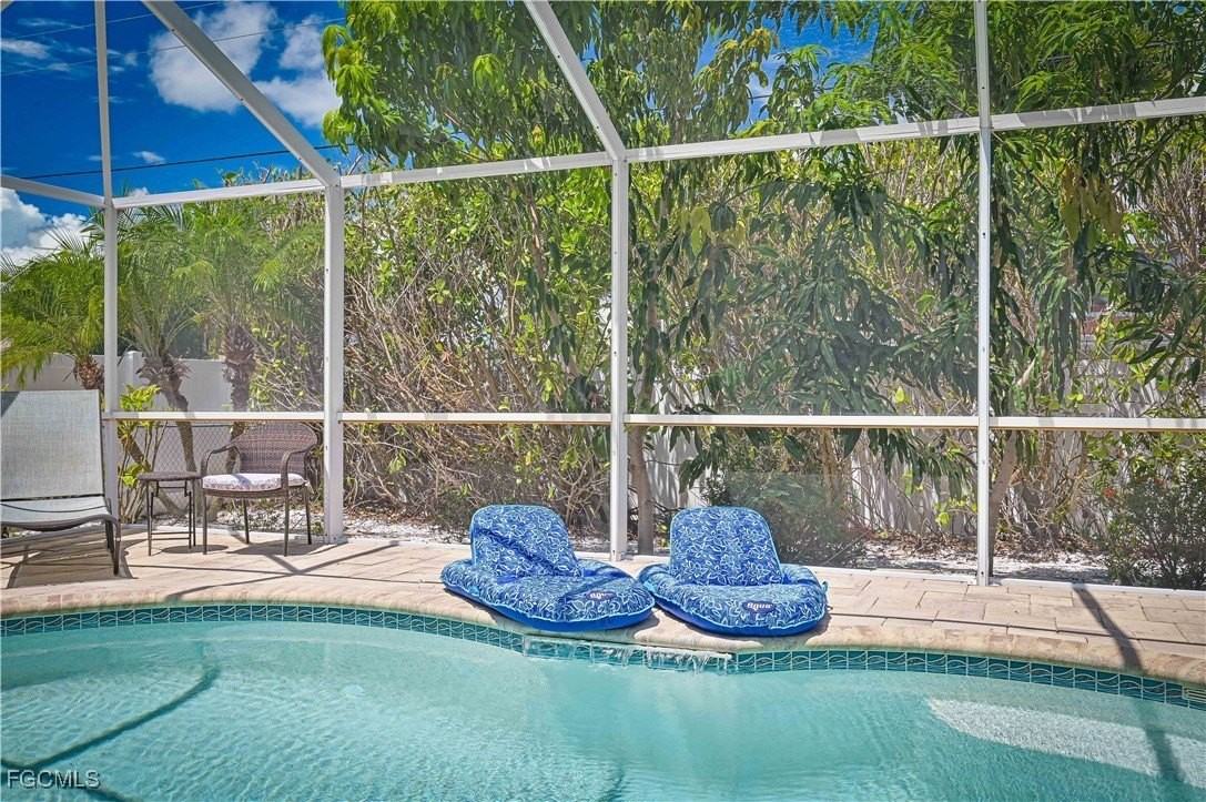 75 3rd St - Photo 4 of 40