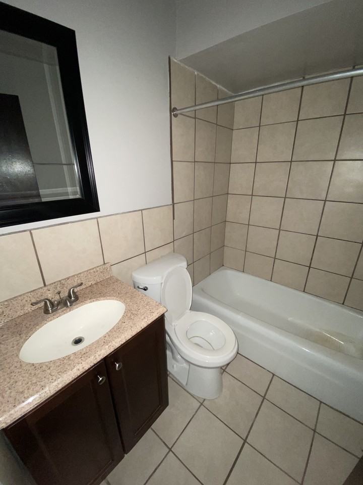 W Ardmore Ave & N Sheridan Rd - Photo 3 of 4