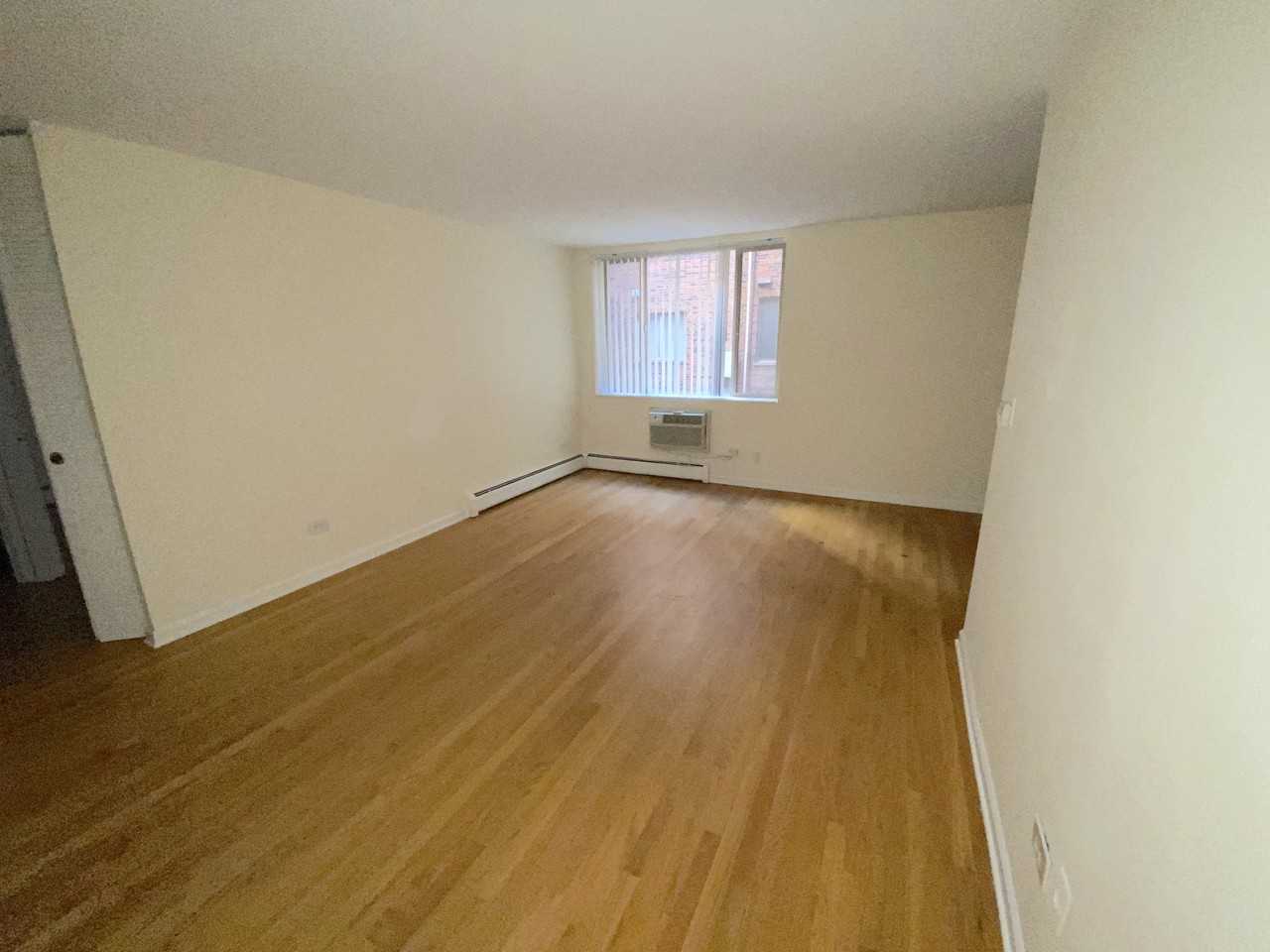 W Ardmore Ave & N Sheridan Rd - Photo 2 of 4