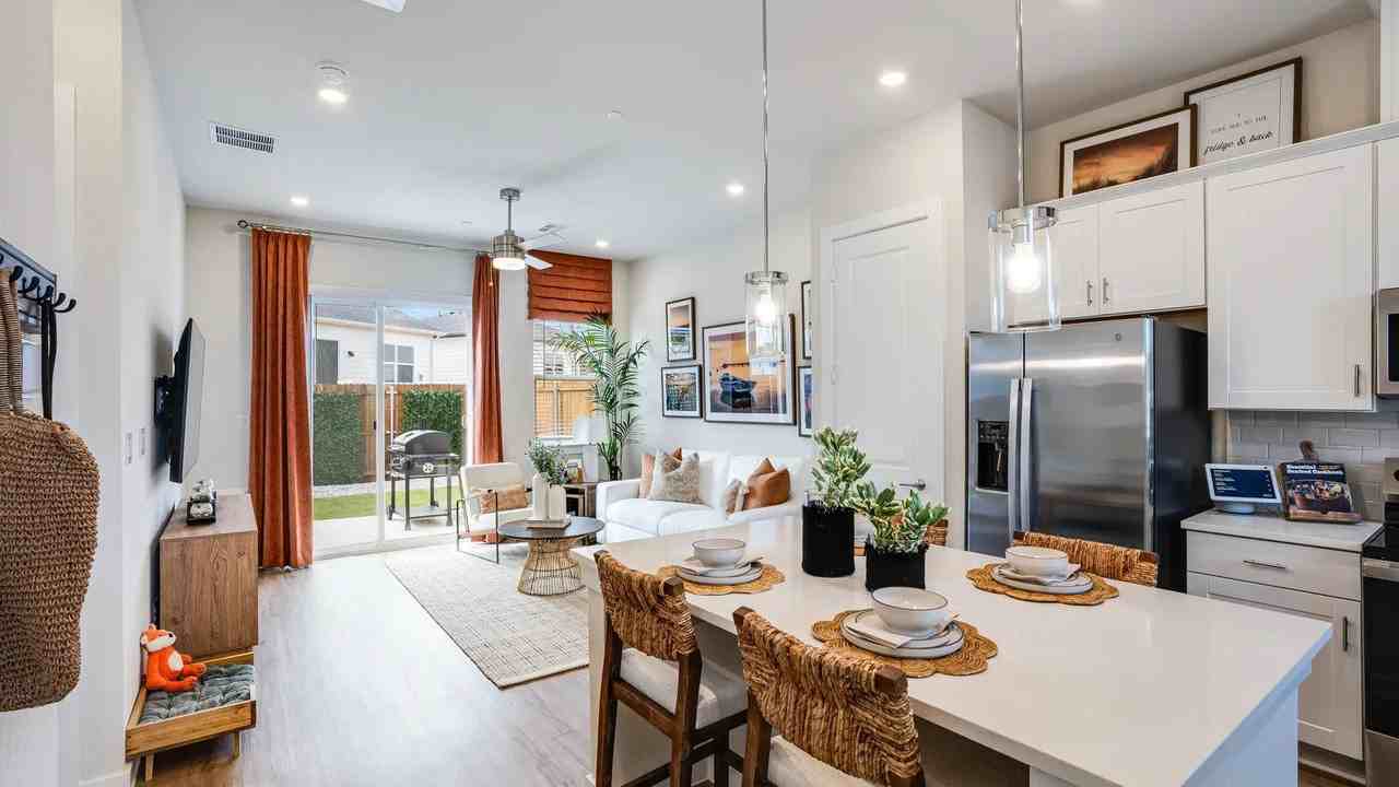 N Elm St #5009 - Photo 6 of 8