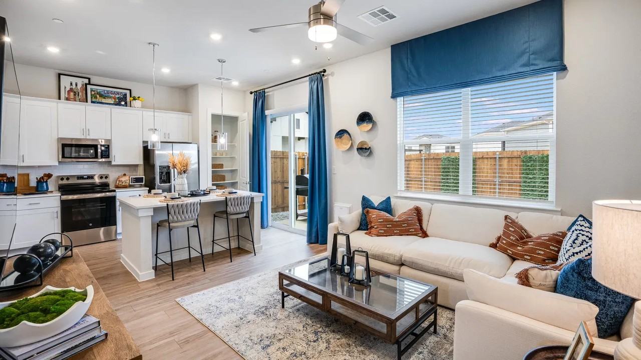 N Elm St #5009 - Photo 7 of 8