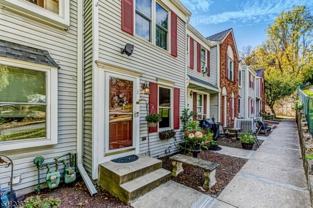 2 Colonial Ct - Photo 1 of 1