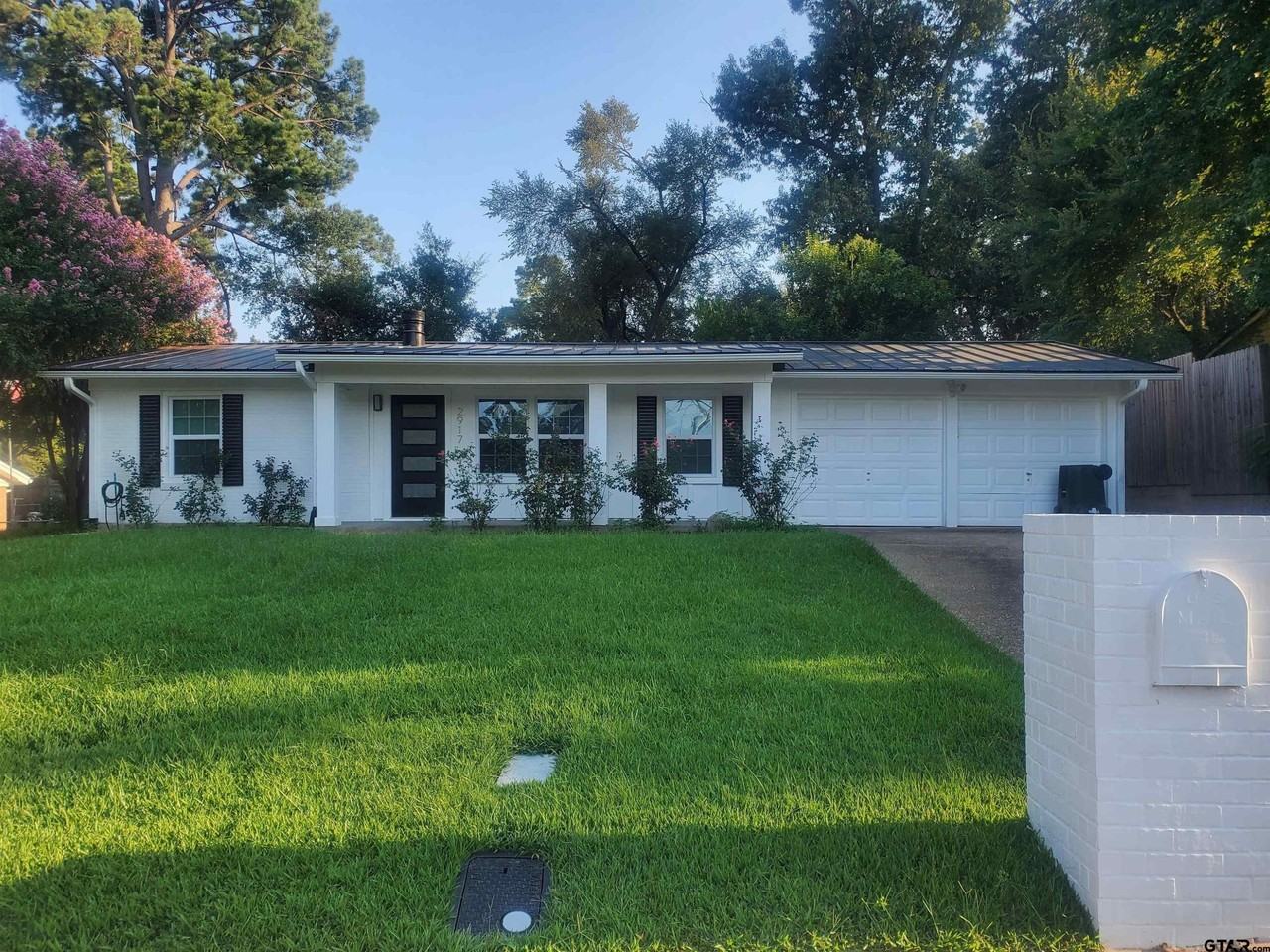 2917 Amy Ln - Photo 3 of 36