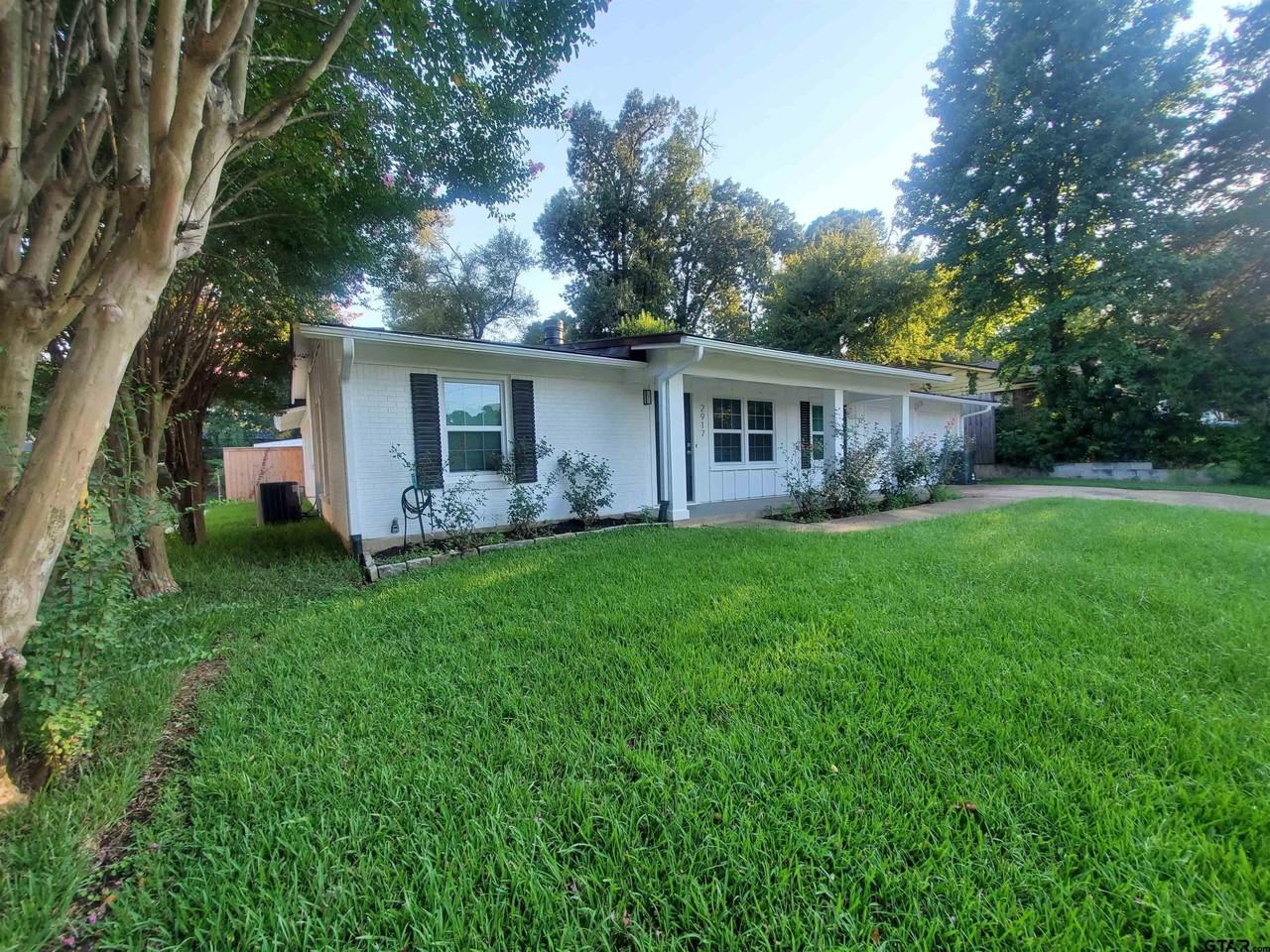 2917 Amy Ln - Photo 4 of 36