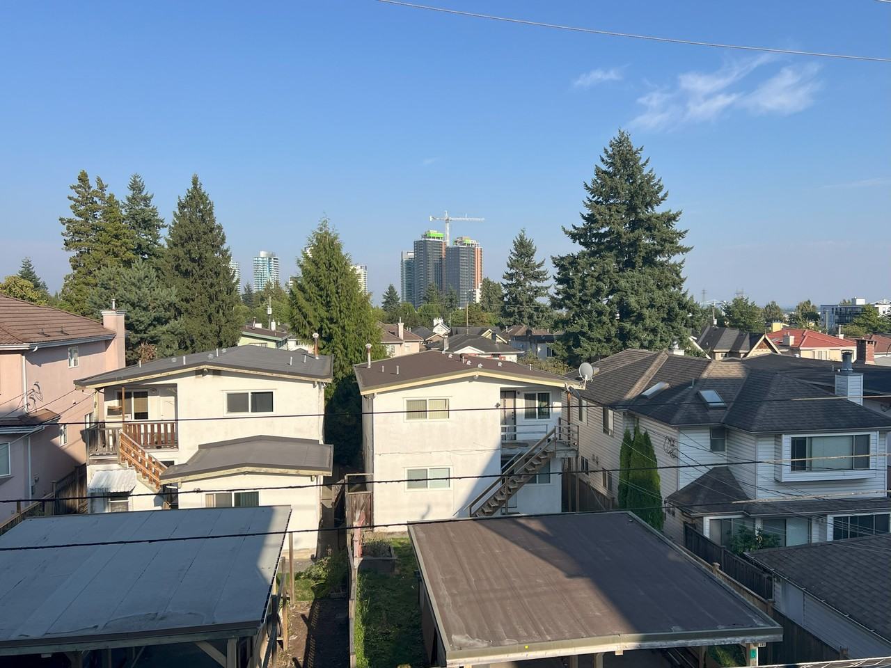 8398 Oak Street #303 - Photo 5 of 11