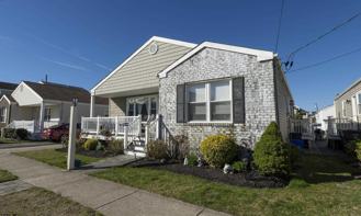 220 N 35th Ave - Photo 1 of 1