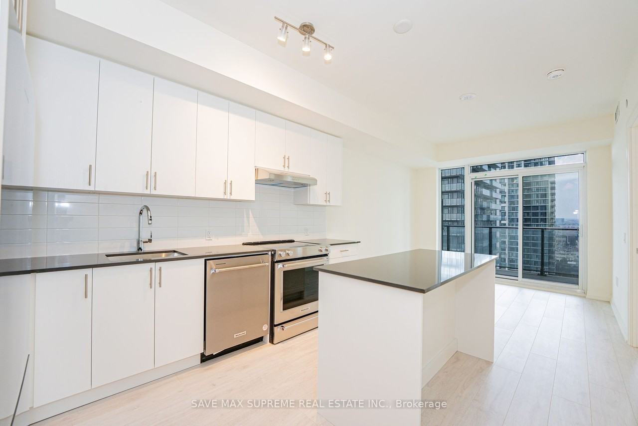 8960 Jane Street - Photo 3 of 8