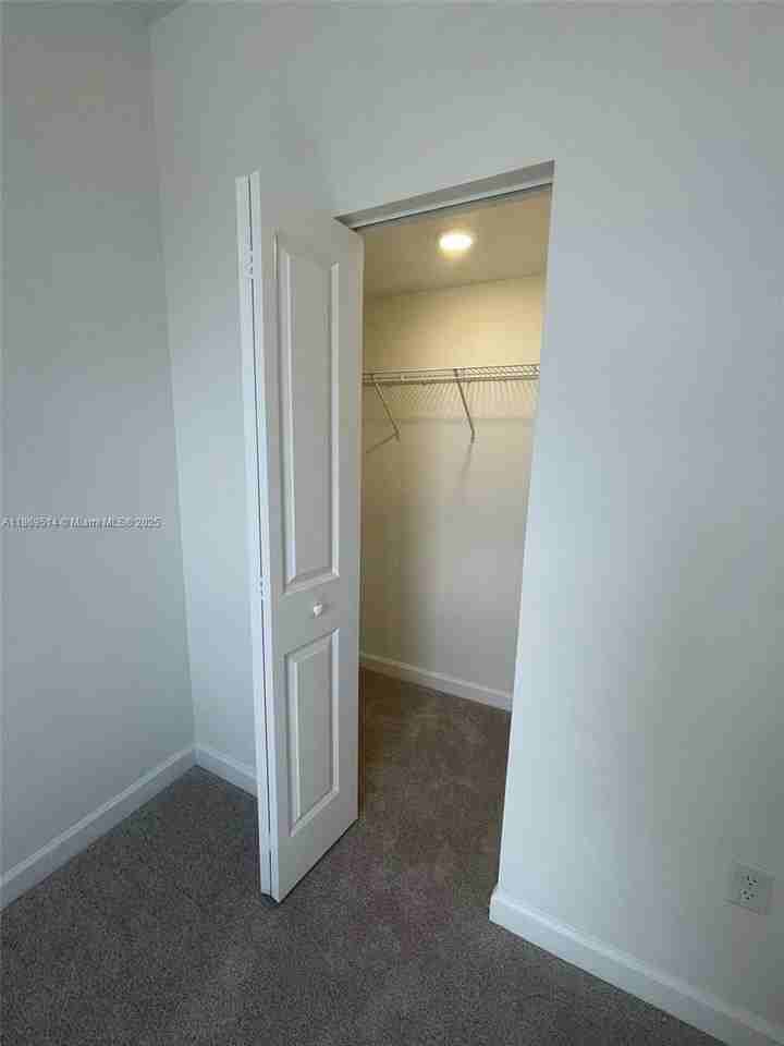 2760 Se 26th Ave #0 - Photo 6 of 12