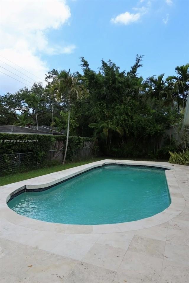 189 Edgewater Drive - Photo 3 of 4