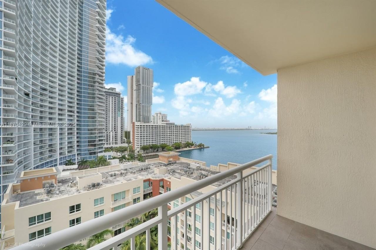 2000 North Bayshore Drive #1203 - Photo 4 of 14