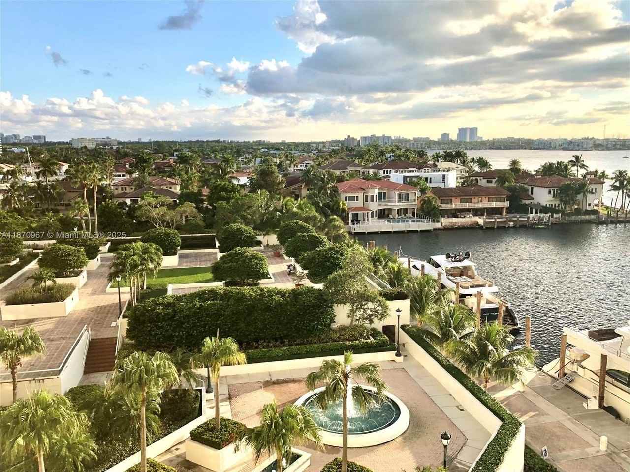 1000 W Island Blvd #712 - Photo 2 of 25