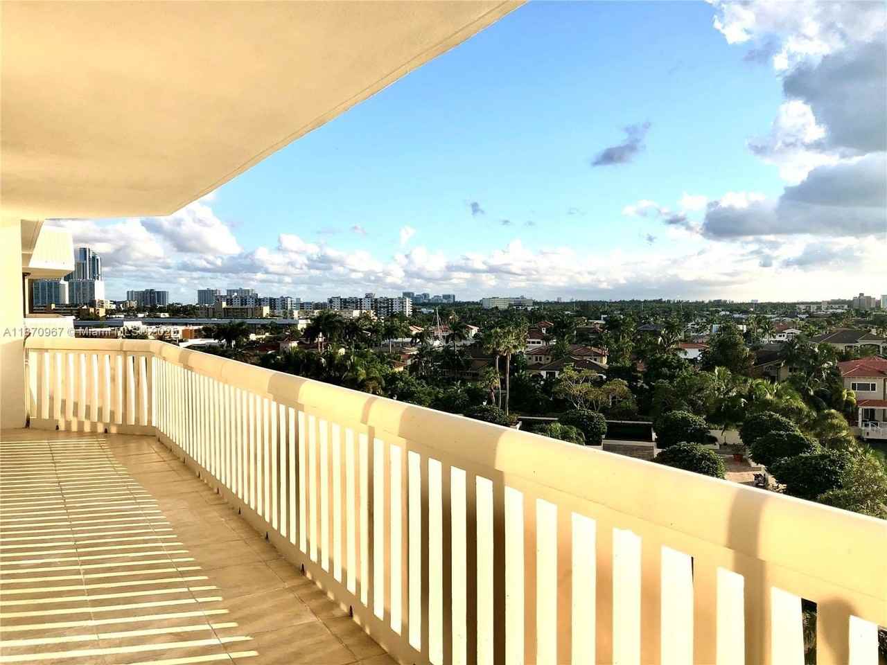 1000 W Island Blvd #712 - Photo 3 of 25