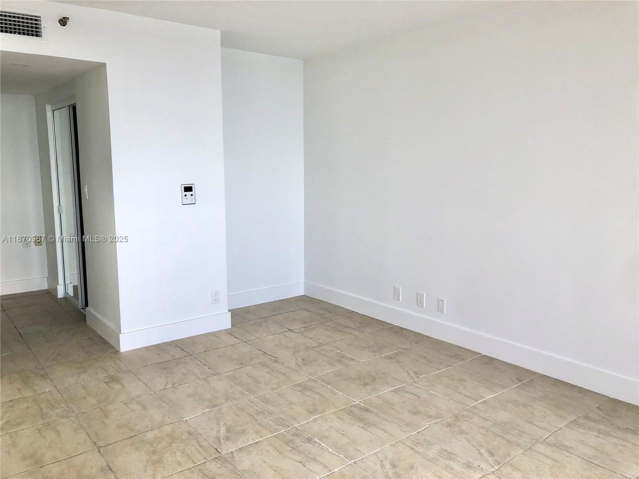 1000 W Island Blvd #712 - Photo 7 of 25