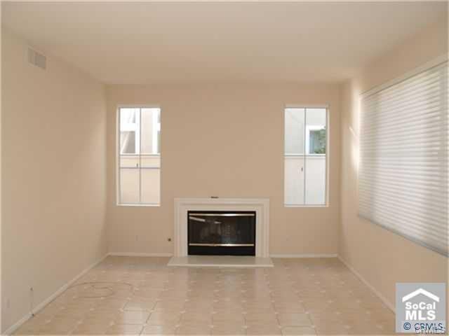 31 Versailles - Photo 2 of 4