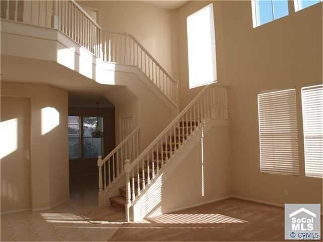 31 Versailles - Photo 3 of 4