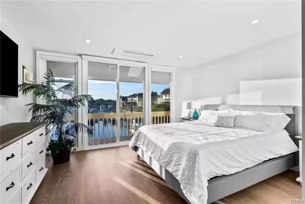 16443 Harbour Ln #11 - Photo 2 of 8