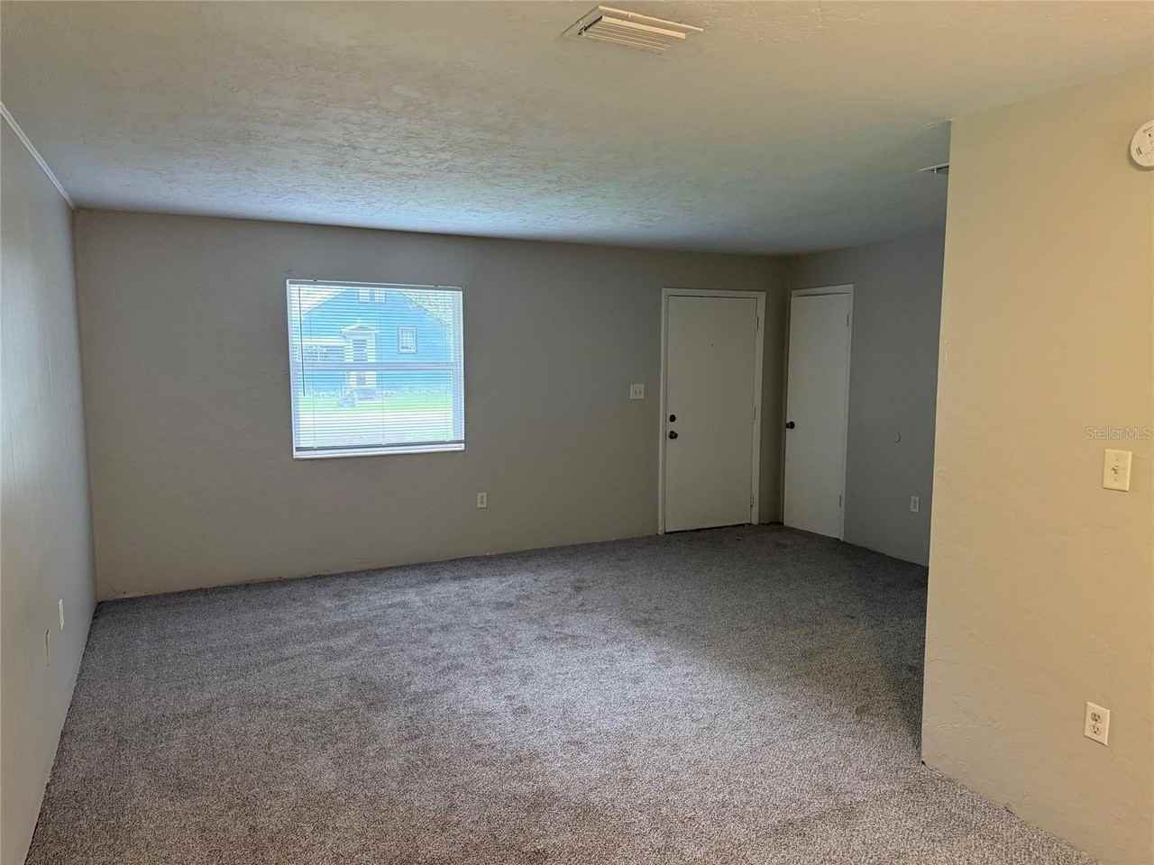 2036 Northwest 31st Place - Photo 5 of 10