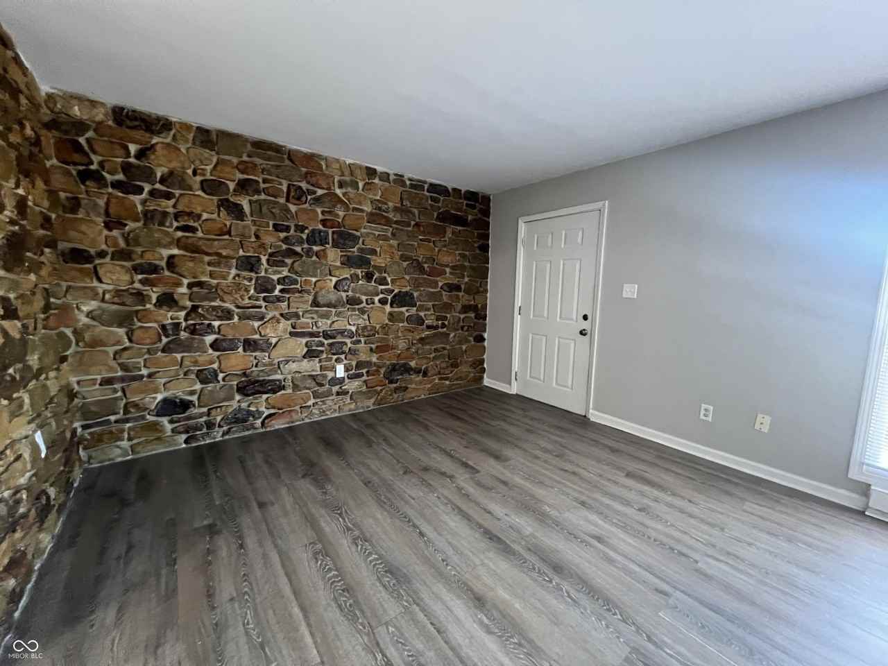 3357 Ashley Ln - Photo 5 of 21