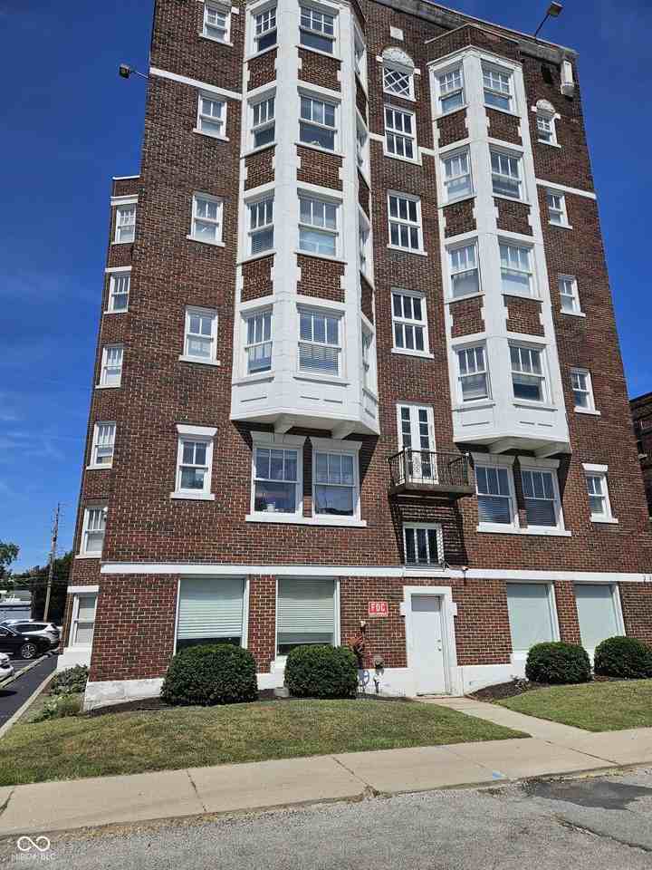 230 East 9th Street #507 - Photo 2 of 13