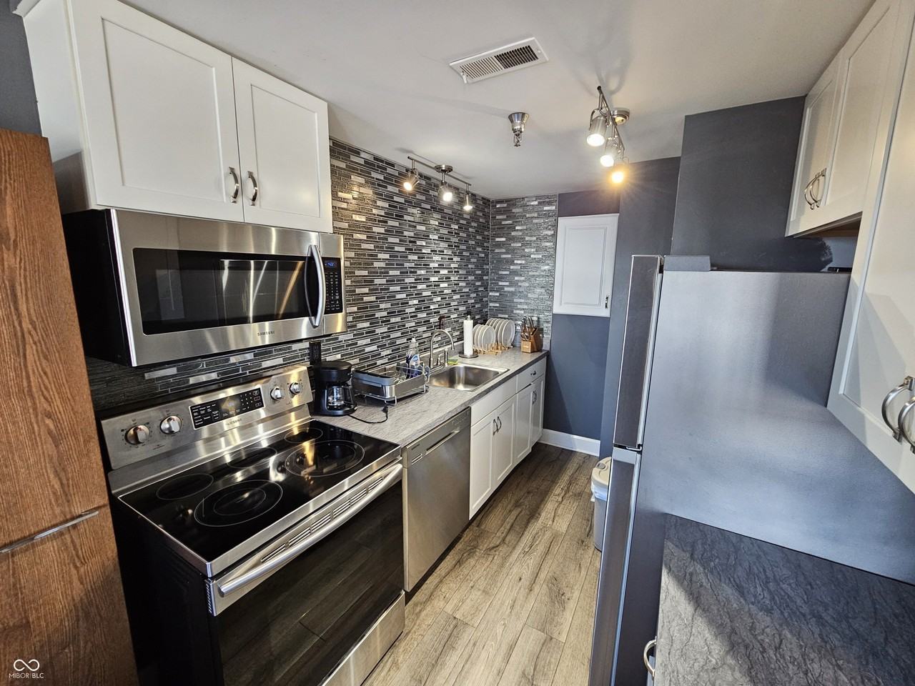 230 East 9th Street #507 - Photo 6 of 13